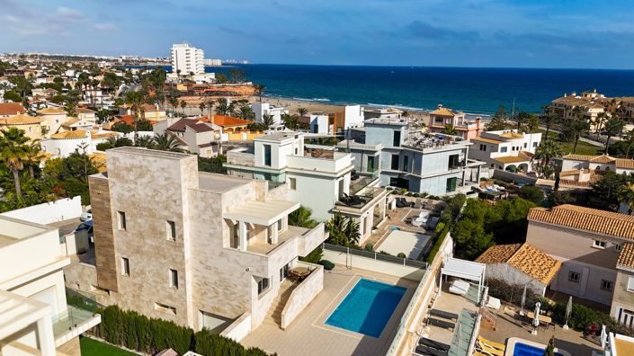 Image No.40-5 Bed Villa for sale