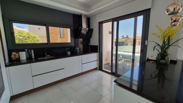 Image No.17-4 Bed Villa for sale