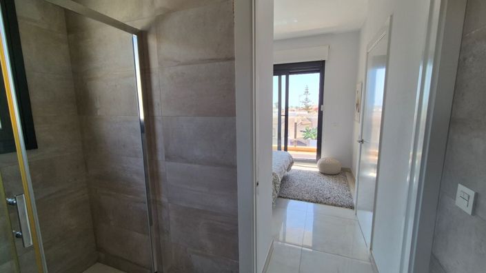 Image No.29-4 Bed Villa for sale