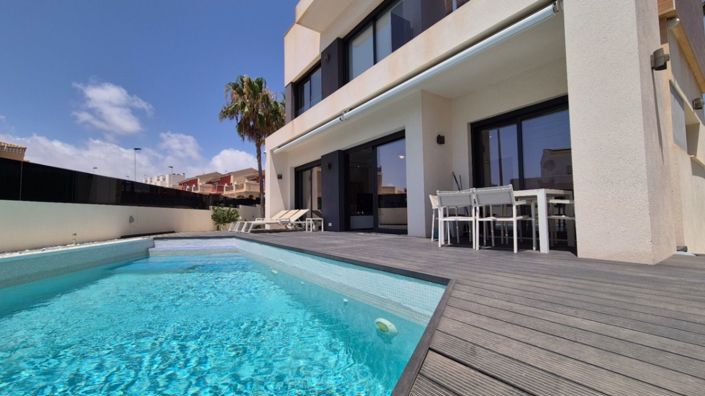 Image No.8-4 Bed Villa for sale