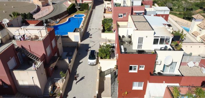Image No.14-3 Bed Townhouse for sale