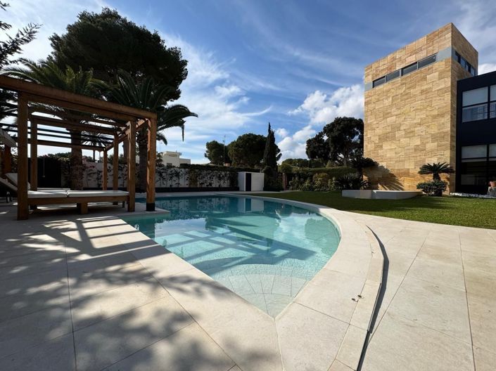 Image No.4-Villa de 7 chambres à vendre à Orihuela Costa
