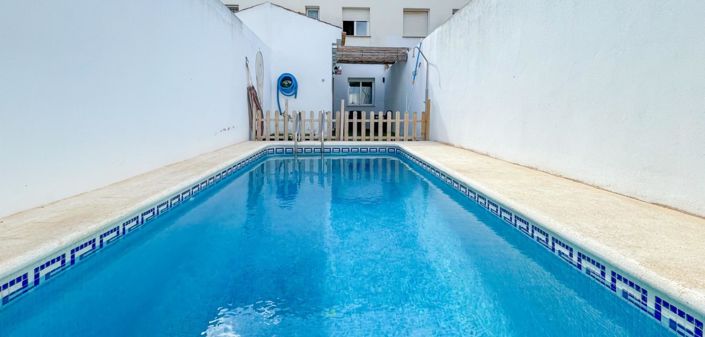 Image No.2-4 Bed Townhouse for sale