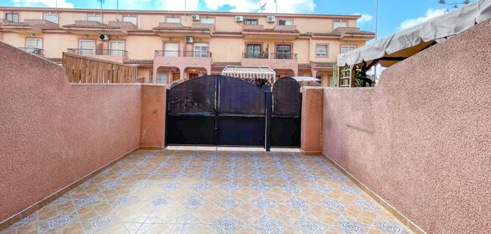 Image No.32-4 Bed Townhouse for sale