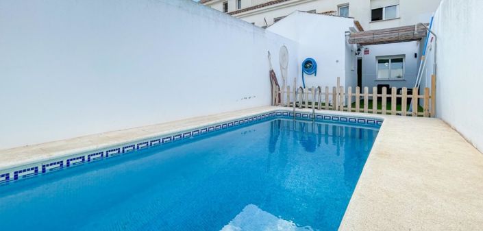 Image No.36-4 Bed Townhouse for sale