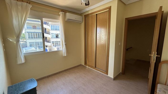 Image No.16-2 Bed House for sale