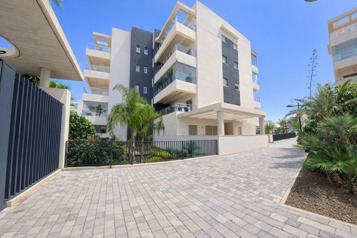 Image No.27-3 Bed Apartment for sale