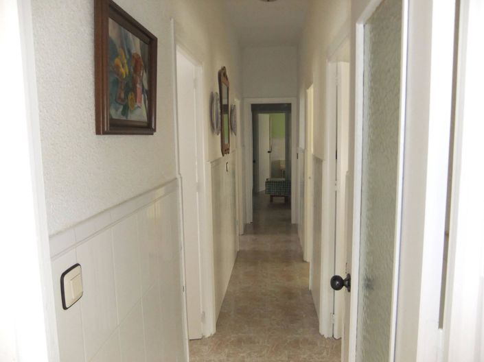Image No.17-5 Bed House for sale