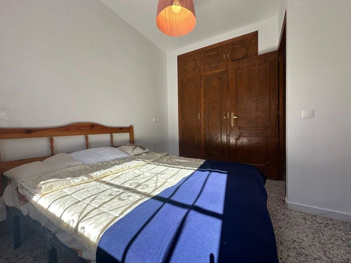 Image No.12-2 Bed House for sale
