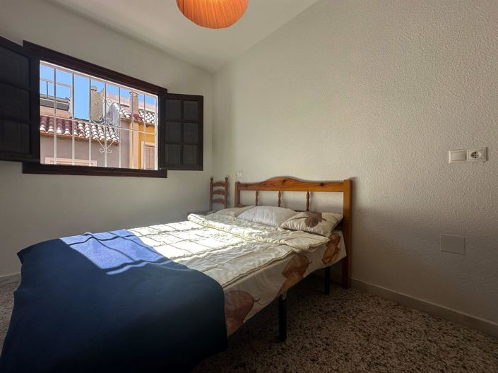 Image No.13-2 Bed House for sale