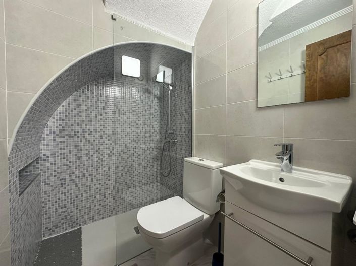 Image No.16-2 Bed House for sale