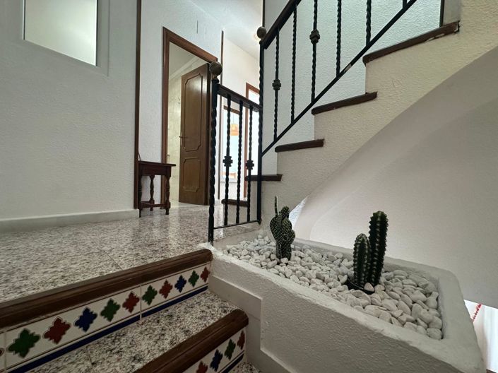 Image No.17-2 Bed House for sale