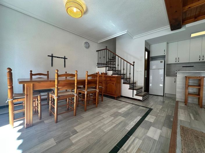 Image No.4-2 Bed House for sale