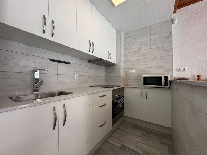 Image No.6-2 Bed House for sale