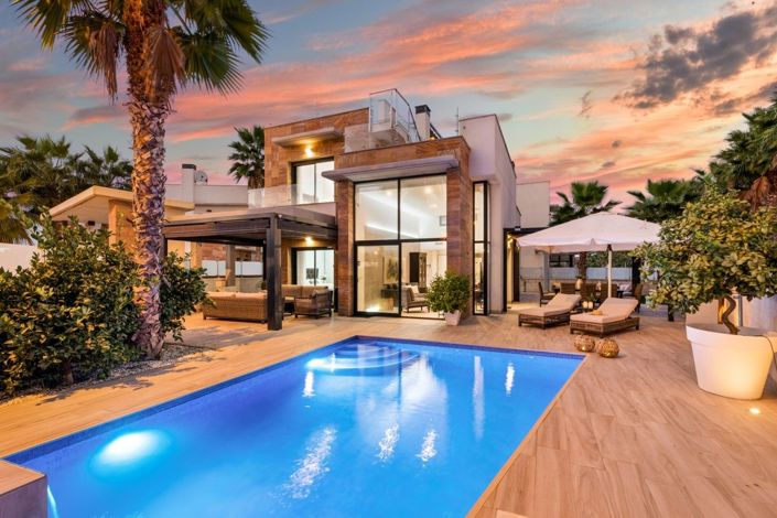 Image No.19-5 Bed Villa for sale