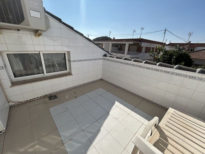 Image No.27-4 Bed House for sale