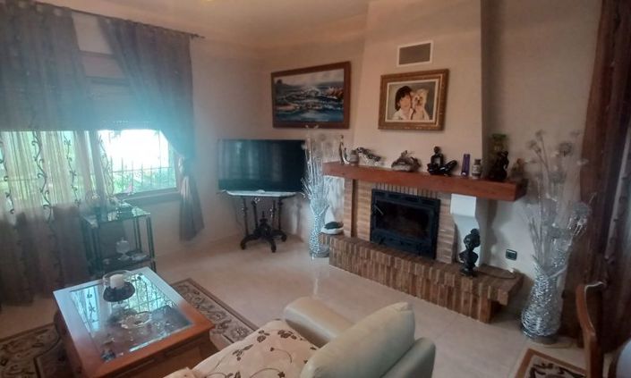 Image No.18-3 Bed Villa for sale
