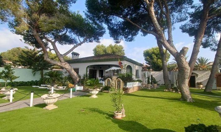 Image No.37-3 Bed Villa for sale