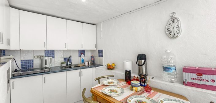 Image No.18-2 Bed Townhouse for sale