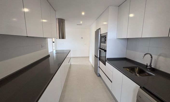 Image No.18-3 Bed Apartment for sale