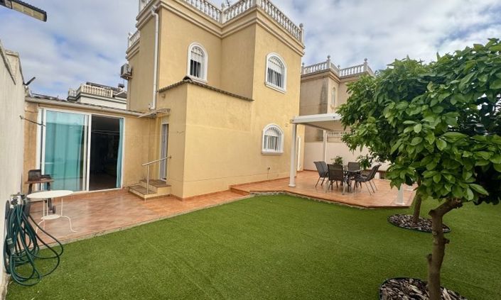 Image No.4-4 Bed Villa for sale