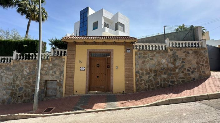 Image No.3-Villa de 4 chambres à vendre à Torrevieja