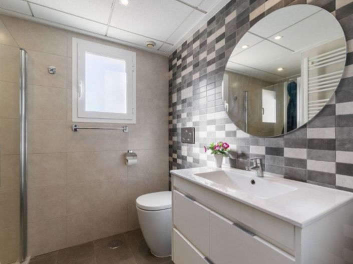 Image No.16-2 Bed Apartment for sale