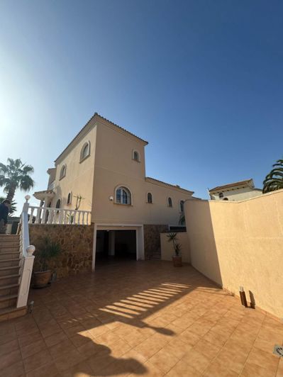 Image No.24-4 Bed Villa for sale