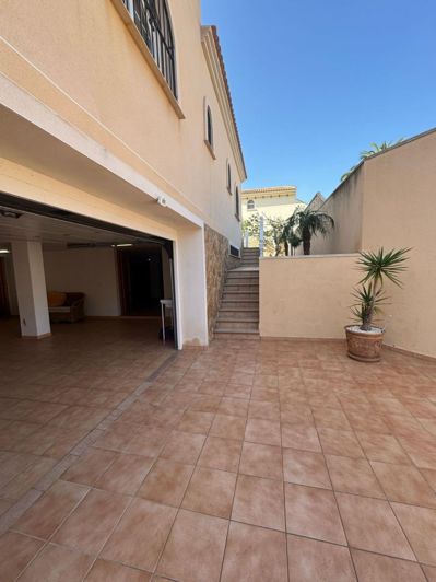 Image No.25-4 Bed Villa for sale