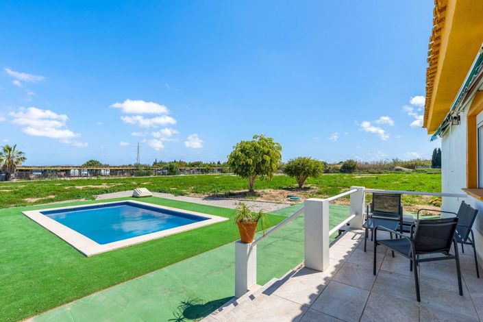 Image No.4-6 Bed Villa for sale