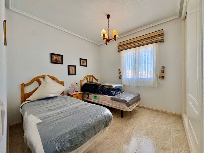 Image No.14-2 Bed House for sale