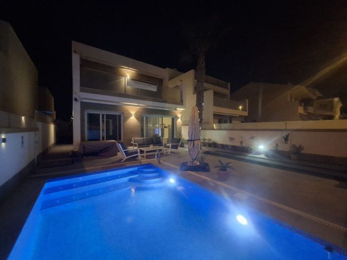 Image No.37-3 Bed Villa for sale