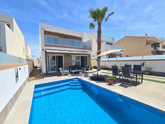 Image No.4-3 Bed Villa for sale