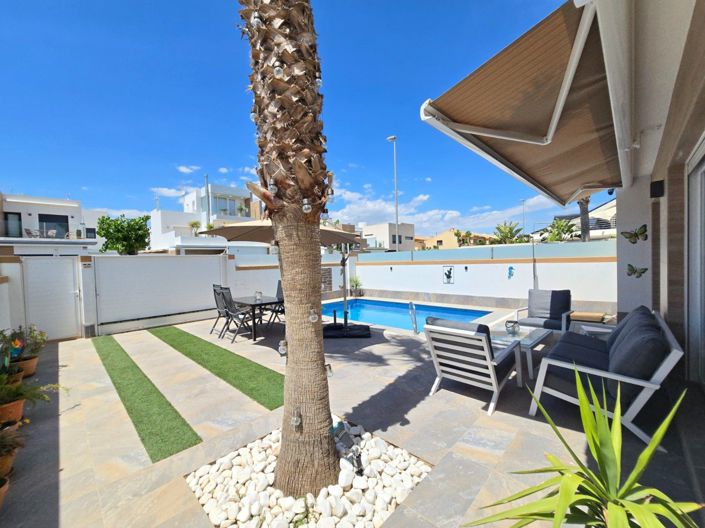 Image No.6-3 Bed Villa for sale