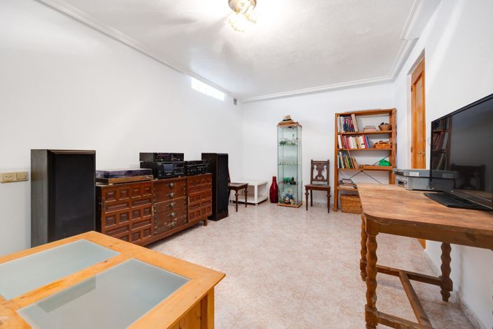 Image No.17-2 Bed Bungalow for sale