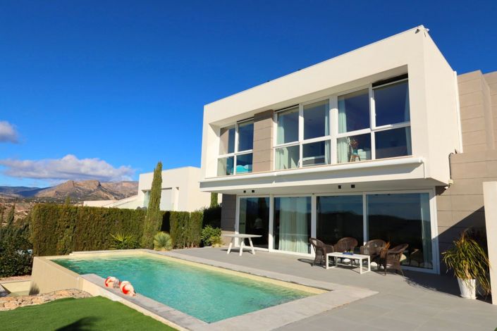 Image No.10-3 Bed Villa for sale