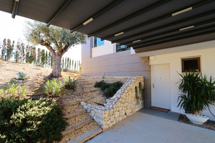 Image No.42-3 Bed Villa for sale