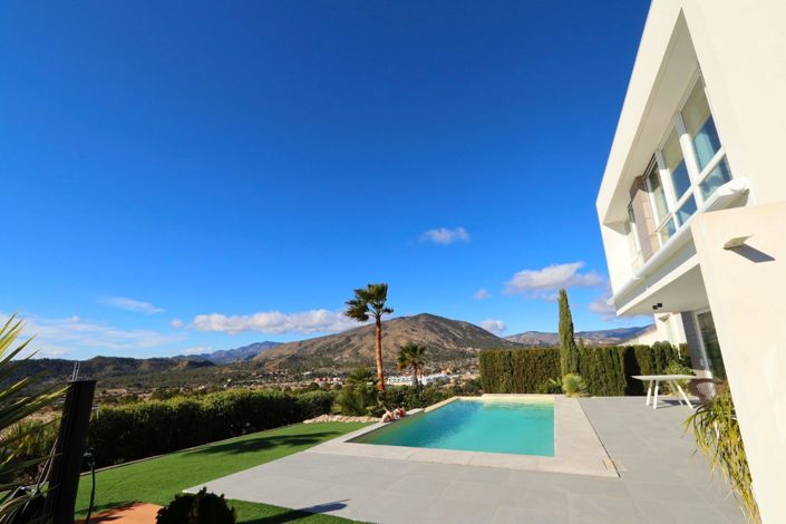 Image No.5-3 Bed Villa for sale
