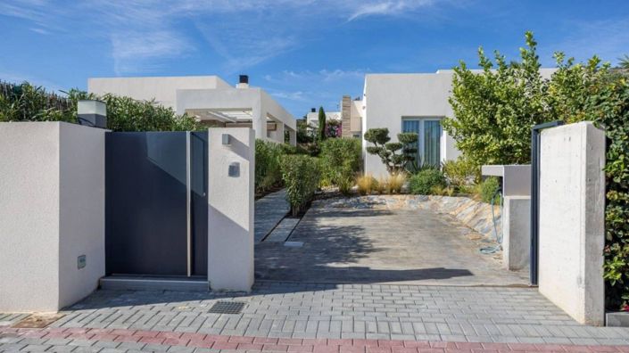 Image No.20-2 Bed Villa for sale