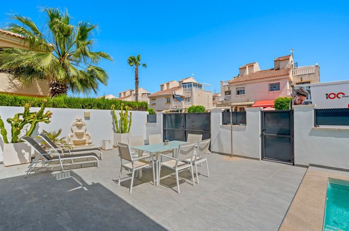 Image No.27-3 Bed Villa for sale