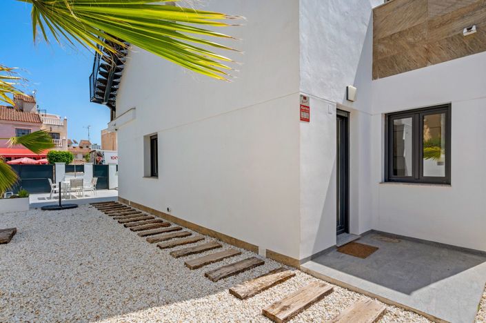 Image No.30-3 Bed Villa for sale