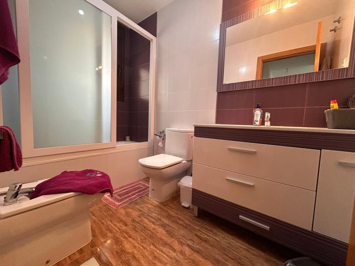 Image No.8-3 Bed Semi-Detached for sale