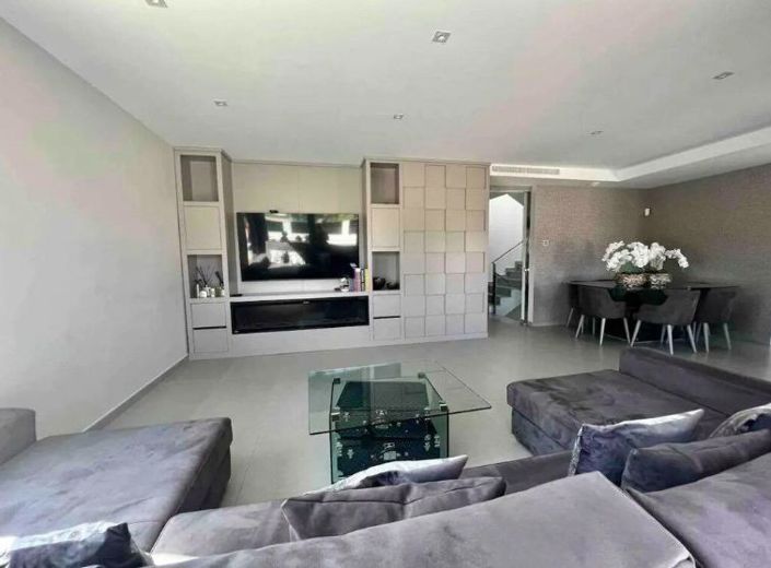 Image No.4-5 Bed Villa for sale