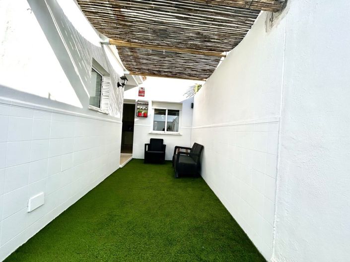 Image No.17-4 Bed House for sale