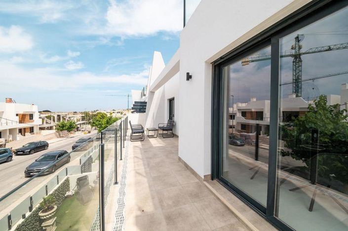 Image No.18-3 Bed Apartment for sale