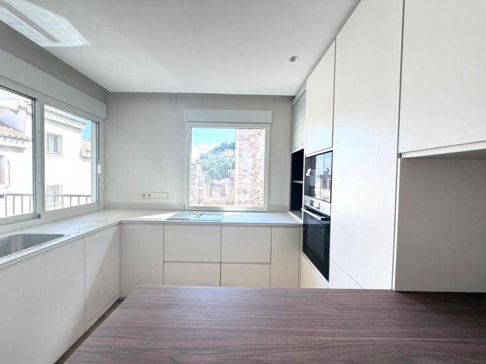 Image No.23-3 Bed Penthouse for sale