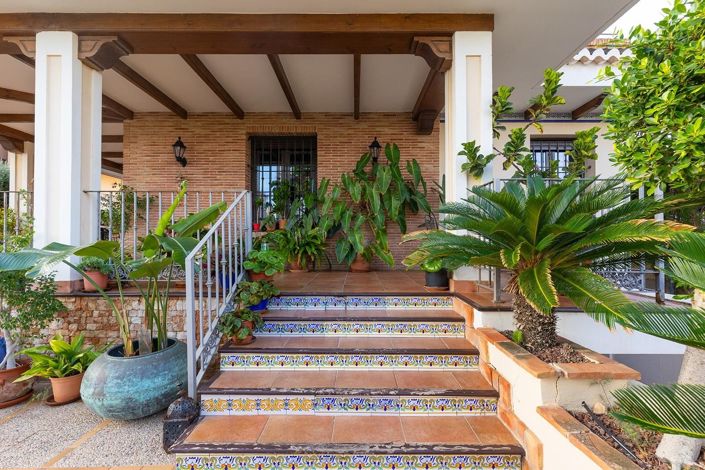 Image No.15-7 Bed Villa for sale