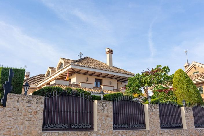 Image No.4-7 Bed Villa for sale