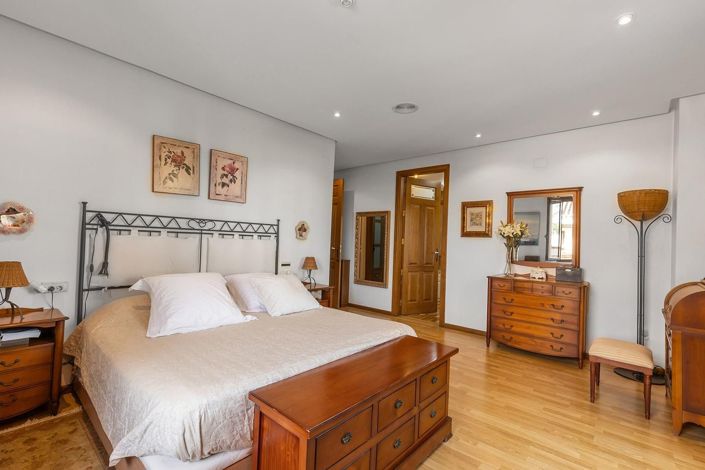 Image No.46-7 Bed Villa for sale