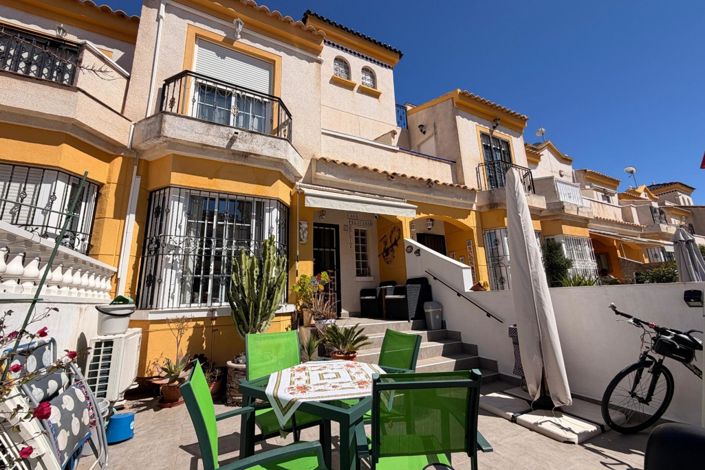 Image No.26-3 Bed Townhouse for sale